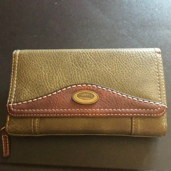 Beautiful wallets!!🌺 - Picture 1 of 8